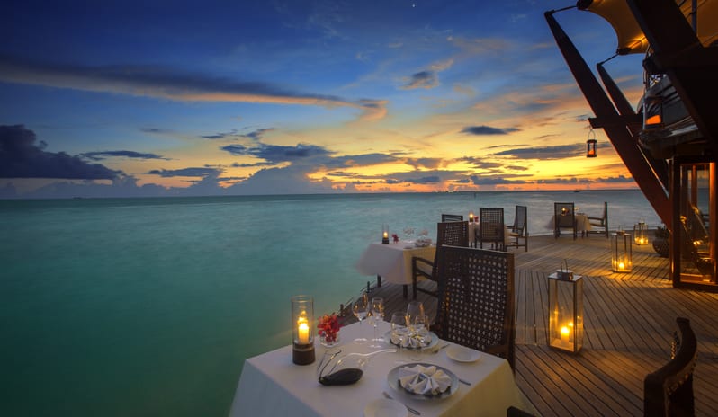 indian-ocean-holidays-maldives-baros-hotel-the-lighthouse-restaurant